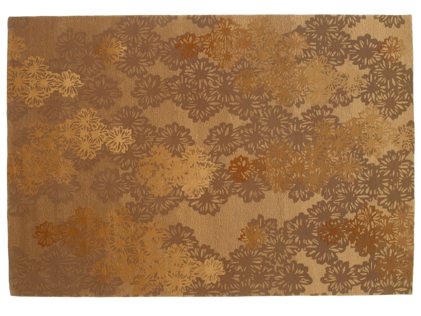 K-3
HANAKIRIKO HAKONE 214
Handmade rectangular rug