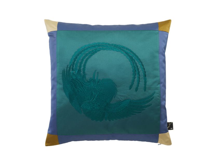 K-3
PHOENIX 34
Square fabric cushion