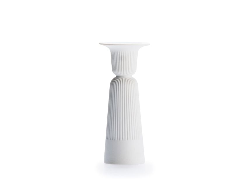 Karakter
TSÈ
Porcelain candle holder