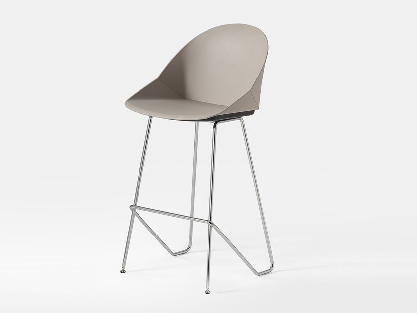 Kastel
KROSS STOOL
High polypropylene stool with footrest