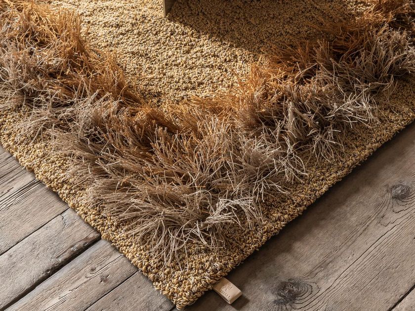 Kasthall
FEATHER
Hand tufted bouclé rug in pure wool and linen