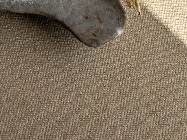Kasthall
GRYN
Woven rug in pure wool and linen