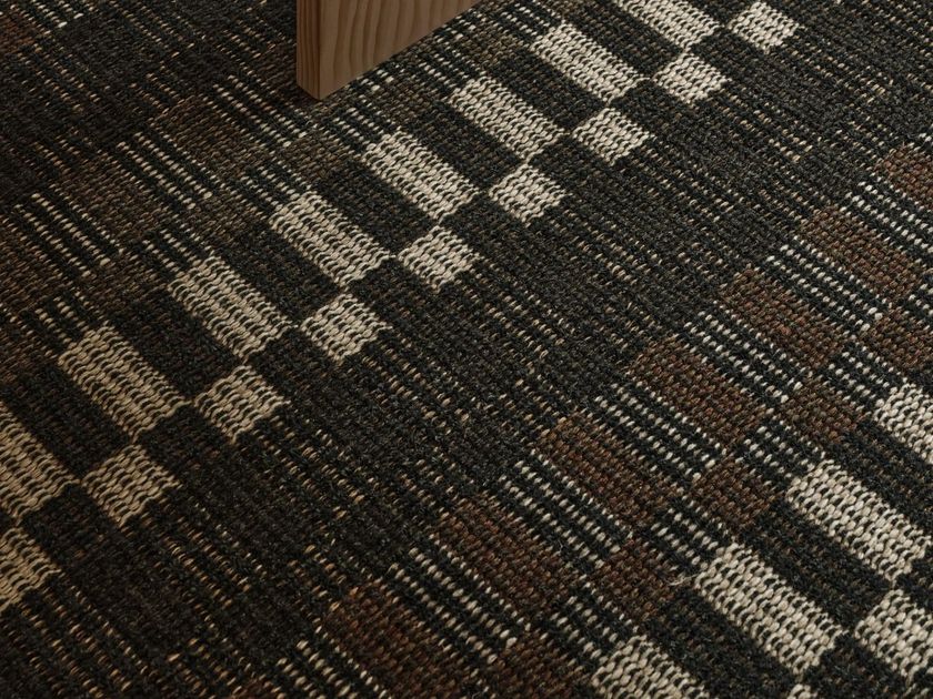 Kasthall
POETRY
Woven chenille rug in pure wool and linen