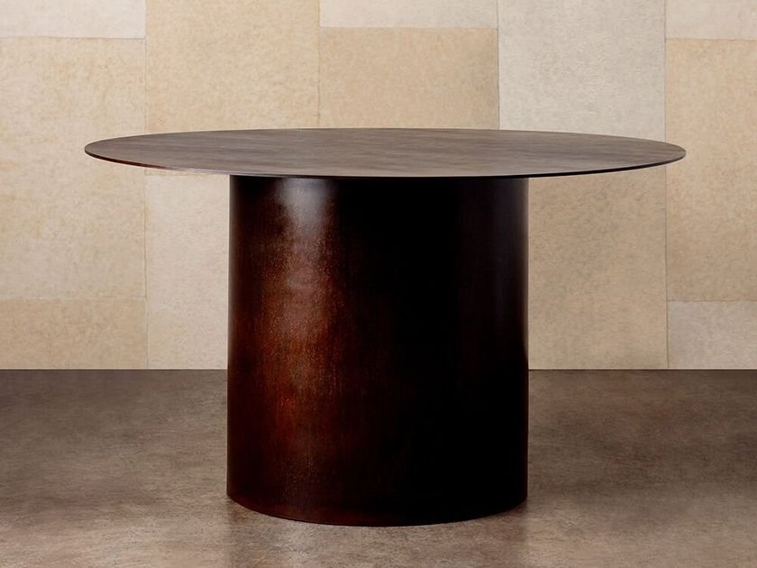 Kelly Wearstler
EBELL
Round steel dining table