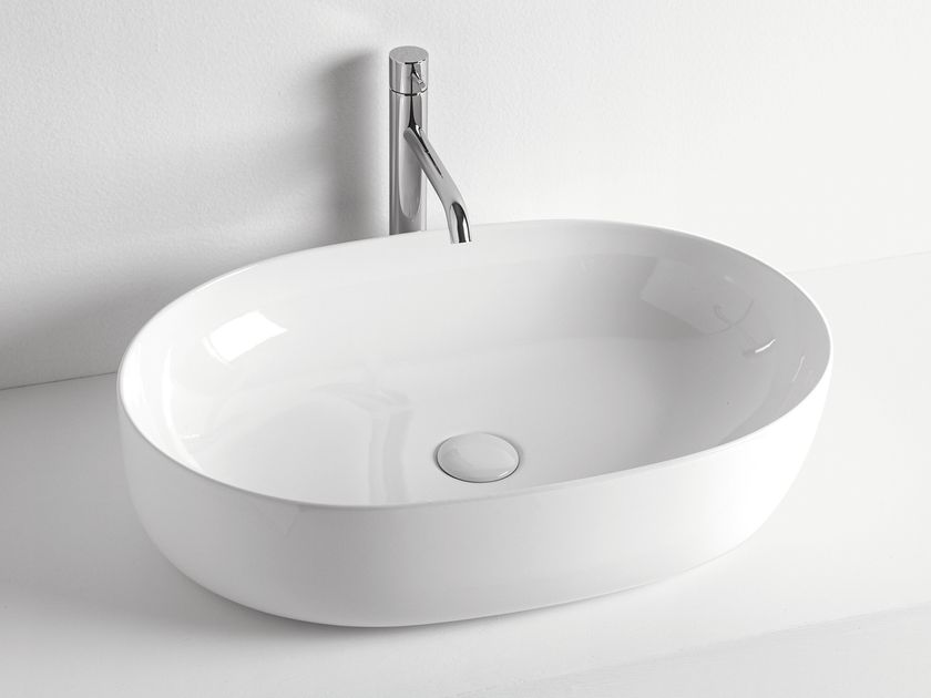 Kerasan
NOLITA 5343
Countertop oval ceramic washbasin