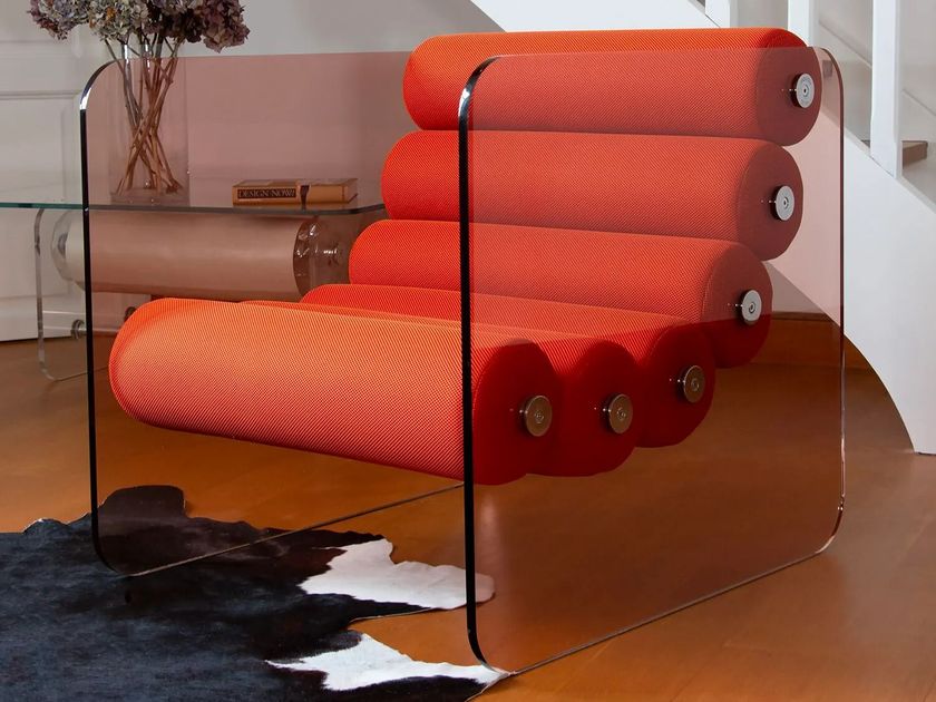 KUUMO
MW02 ARMCHAIR IN BRONZE PMMA
Fabric armchair with armrests