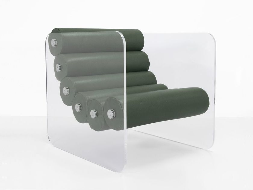 KUUMO
MW02 ARMCHAIR IN PMMA
Vegan leather armchair with armrests