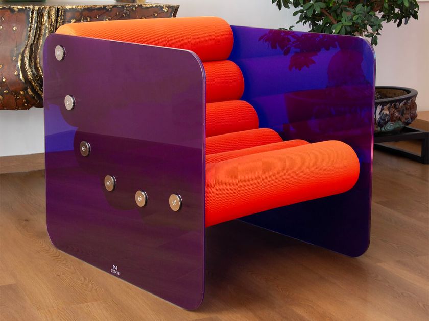 KUUMO
MW02 POP ARMCHAIR IN GLASS
Fabric armchair with armrests