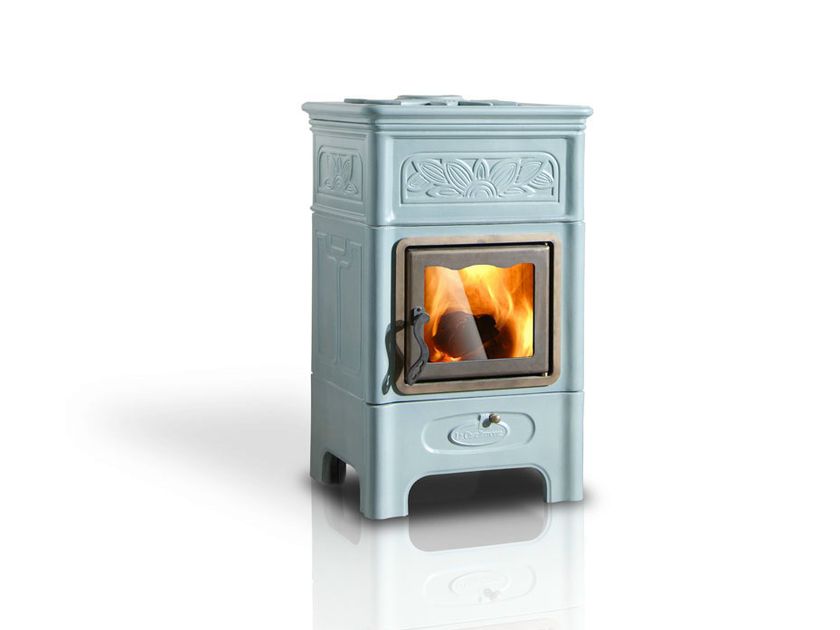 LA CASTELLAMONTE
DECÒ
Wood-burning ceramic stove