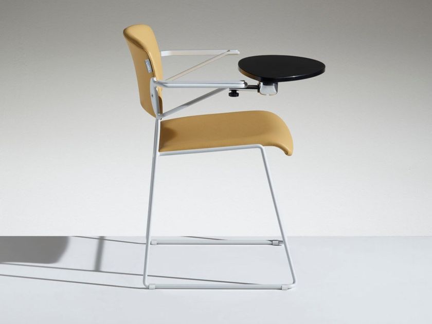 LAMM
ZINIA
Training chair with writing tablet