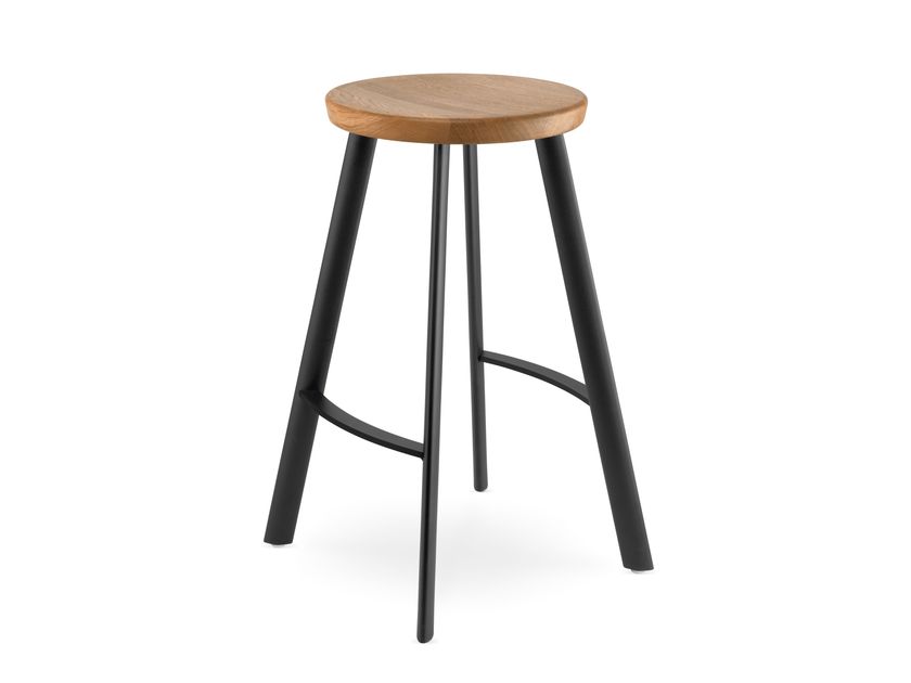 LD Seating
SPOT SP-670W-N1
Steel and wood stool with footrest