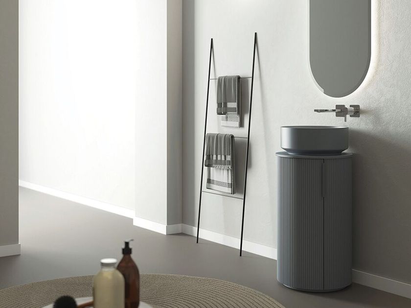 LEGNOBAGNO
RI-TRATTO RT19
Single floor-standing wooden vanity unit with doors