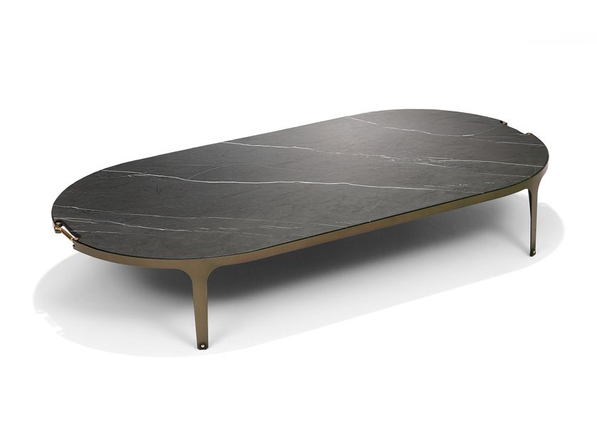 Linteloo
CLAMP
Oval wood veneer coffee table
