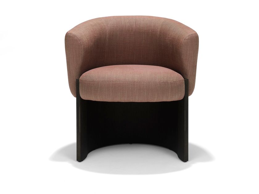 Linteloo
CLAUDE
Fabric chair