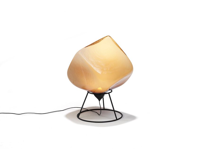Linteloo
CUBO
LED blown glass floor lamp