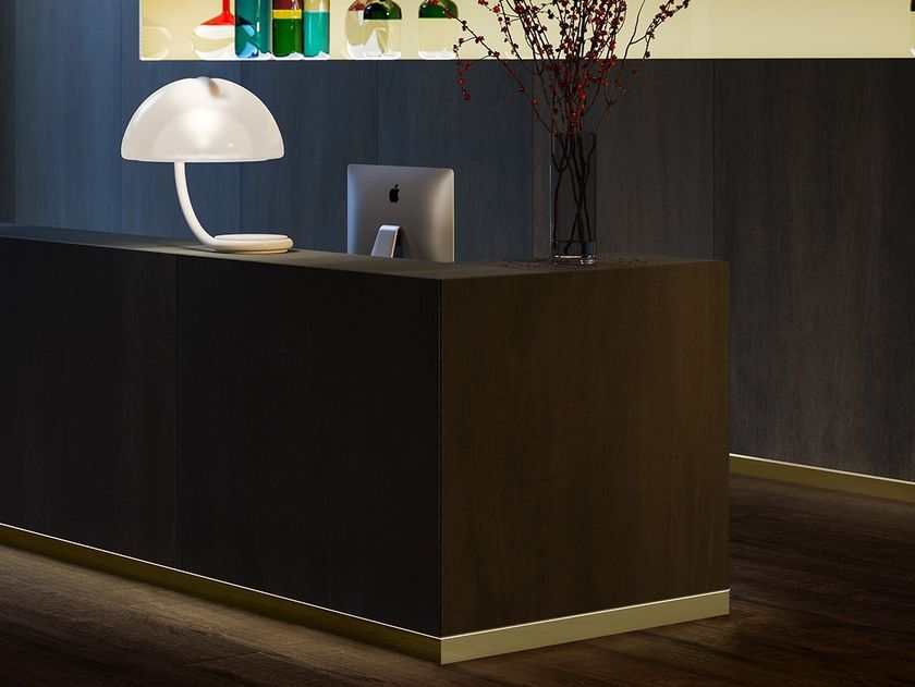 Linvisibile
Skirting System
Flush-fitting skirting board