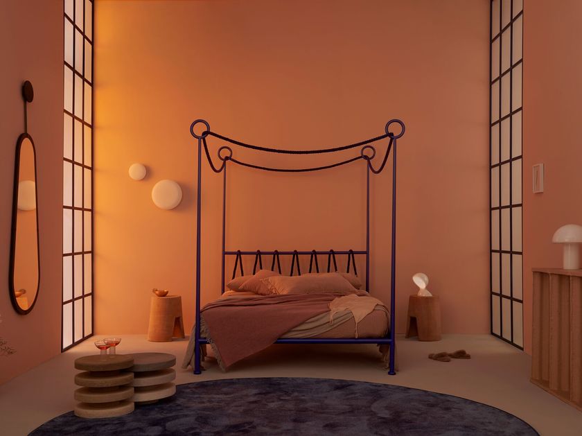 Lispi
CIMA
Wrought iron canopy bed