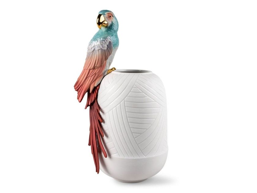Lladró
MACAW BIRD
Porcelain vase