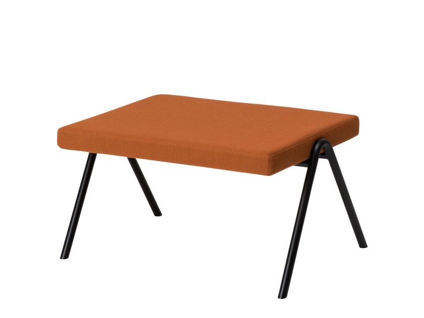 LOEHR
DL6 PLATO
Upholstered fabric footstool