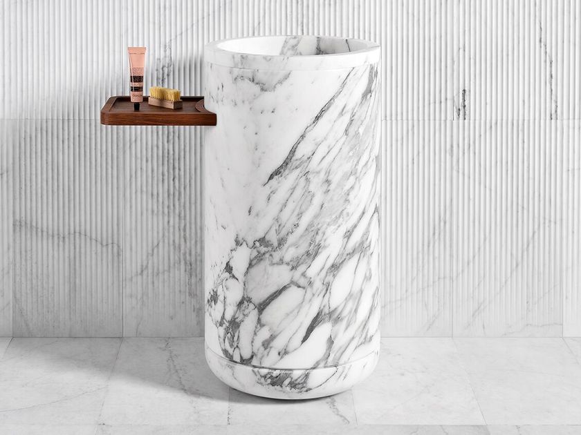 LUCE DI CARRARA
MONOLITHOS
Round freestanding marble washbasin