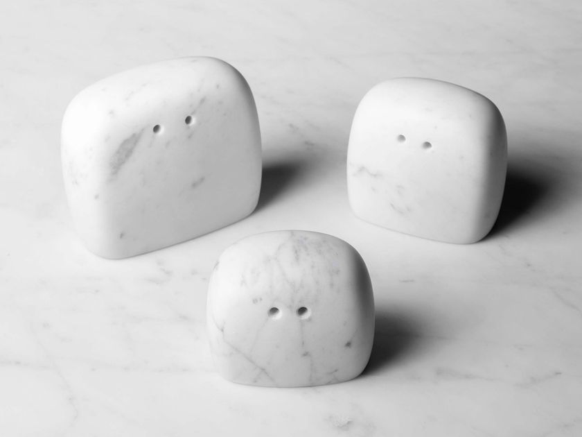 LUCE DI CARRARA
OMO
Marble decorative object