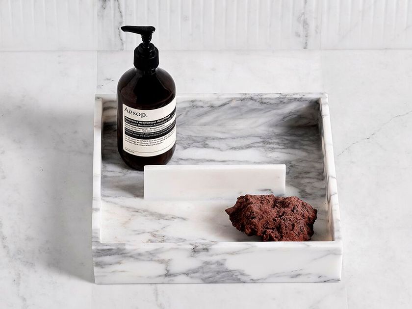 LUCE DI CARRARA
STAY
Square marble bathroom tray