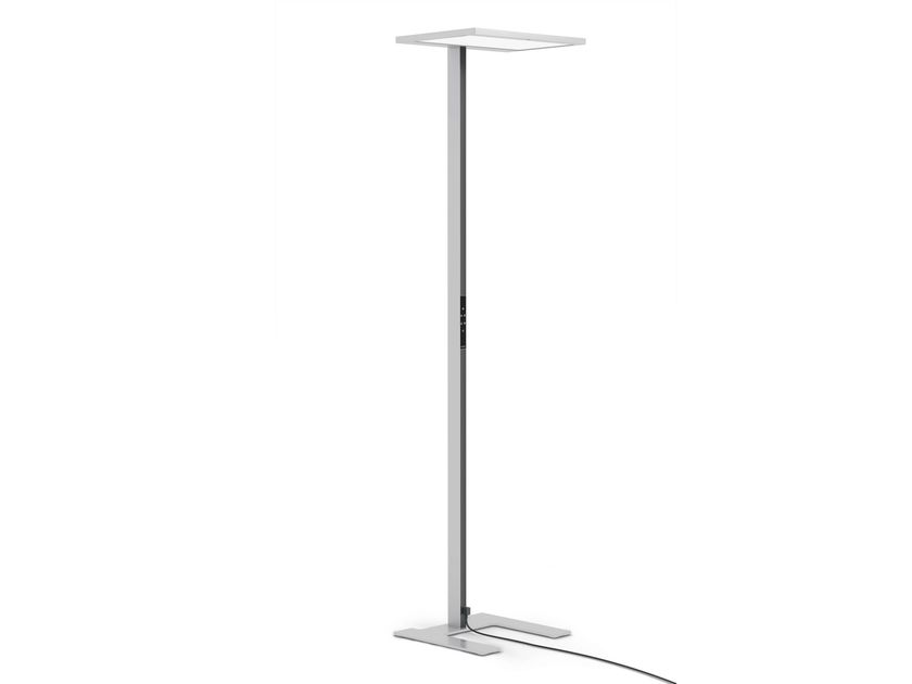 LUCTRA®
VITAWORK® UP 17
LED metal floor lamp