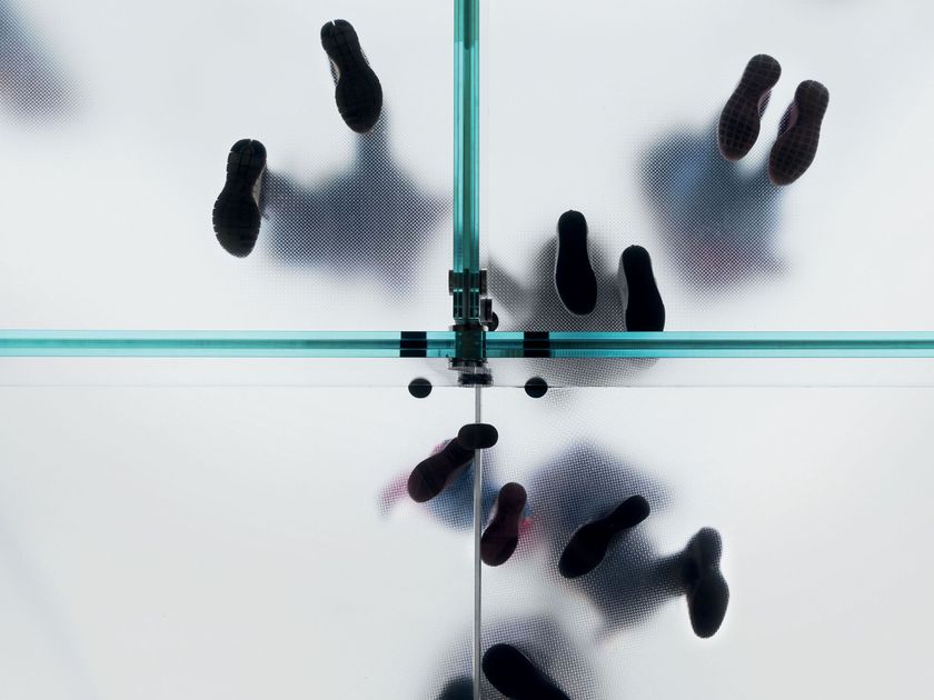 Madras®
MADRAS® DIAMOND PL FLOORING
Anti-slip glass