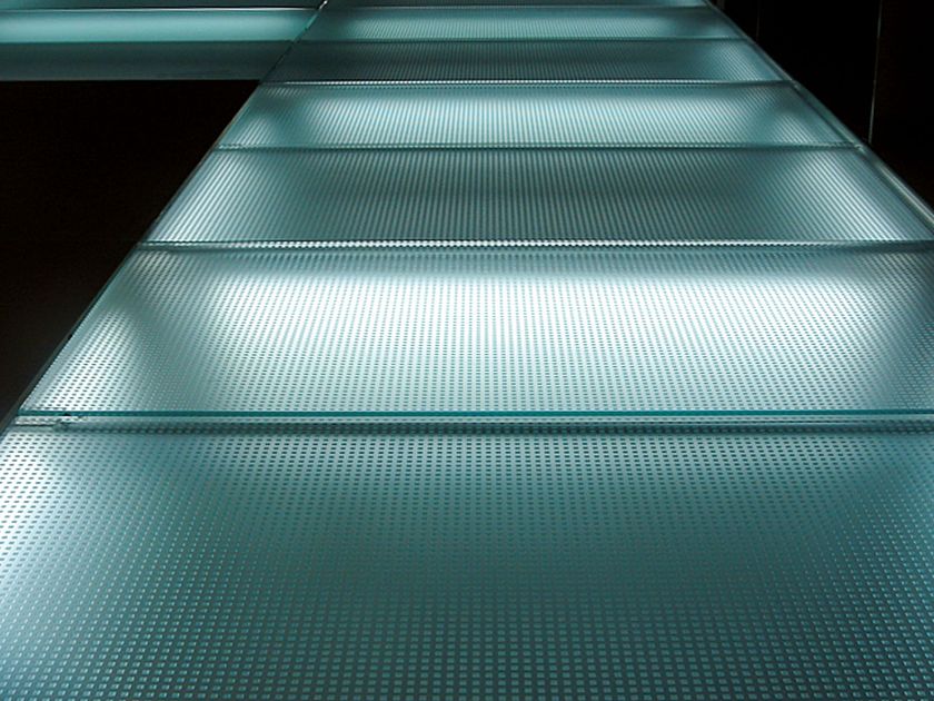 Madras®
MADRAS® MATRIX FLOORING
Anti-slip glass