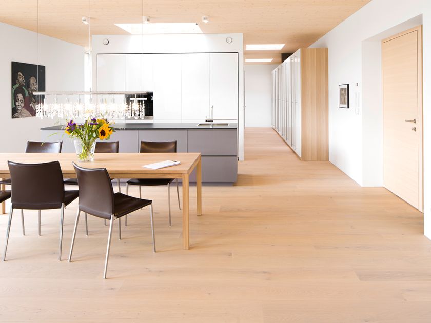 Mafi
OAK CHARACTER - WHITE OIL
Oak flooring