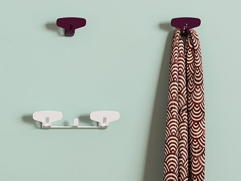 Manade
YIN
Wall mounted hooks in steel