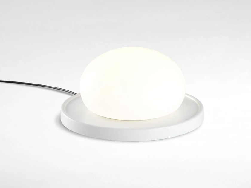 Marset
BOLITA
Blown glass table lamp with steel base