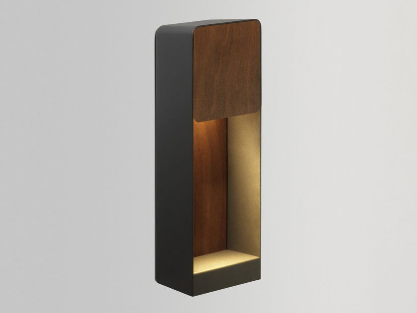 Marset
LAB
Outdoor aluminium and wood steplight