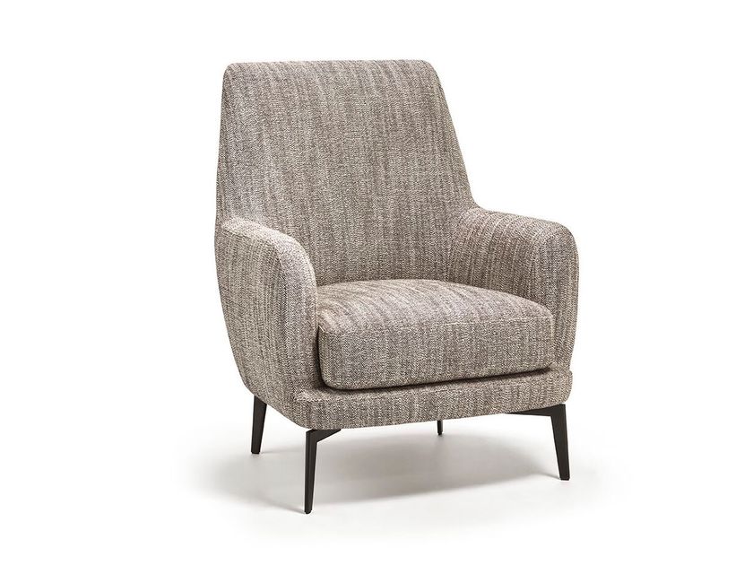 Martinez Cardona
LEWIS
High-back fabric armchair with armrests