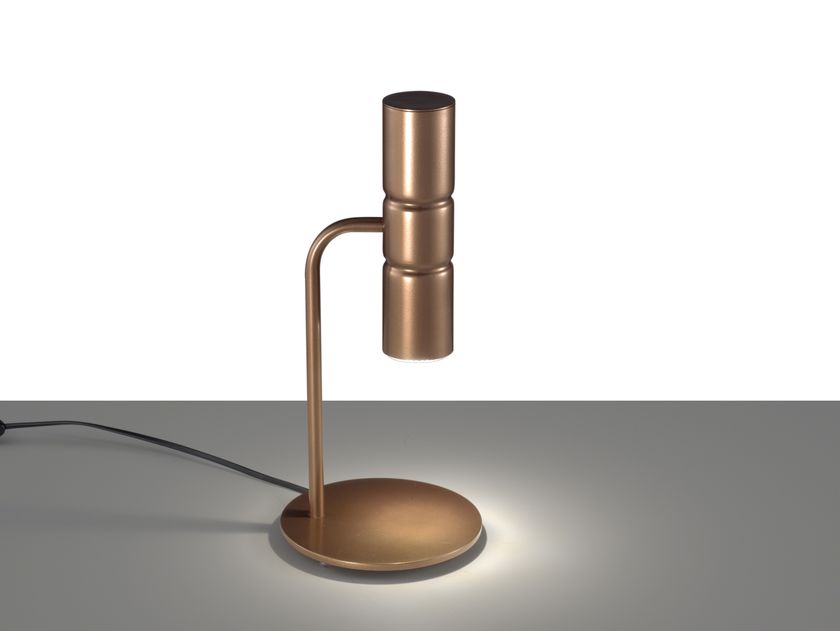 Metal Lux
TURBO
Metal table lamp