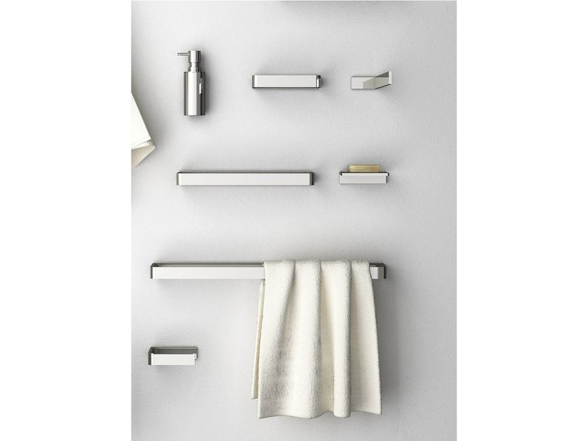 MG12
DEEP
Brass towel rail