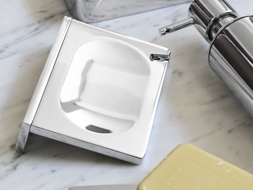 MG12
DEEP
Wall-mounted brass soap dish