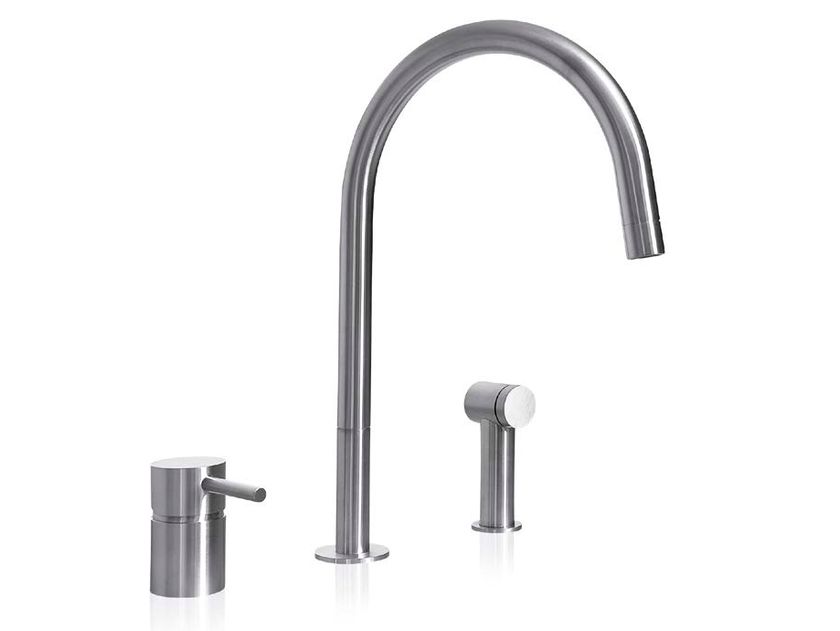 MGS
F2 R SP
Countertop stainless steel kitchen mixer tap with pull out spray