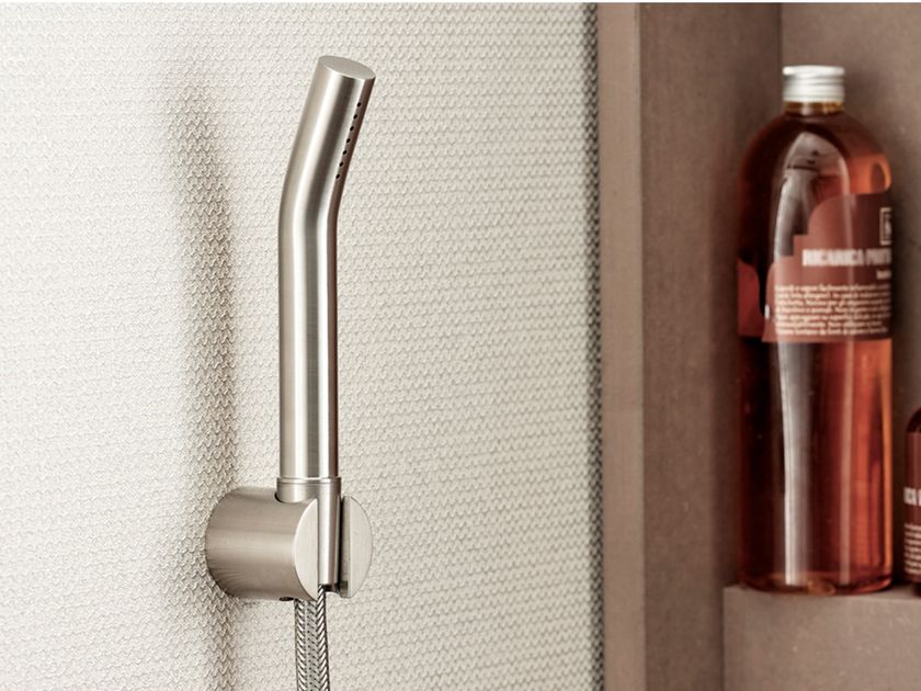 MINA
CORSIVO 0711-55100
Stainless steel handshower with hose with bracket