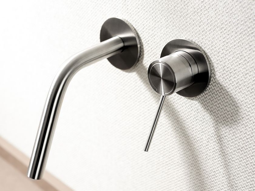 MINA
CORSIVO 11416
Wall-mounted stainless steel washbasin mixer