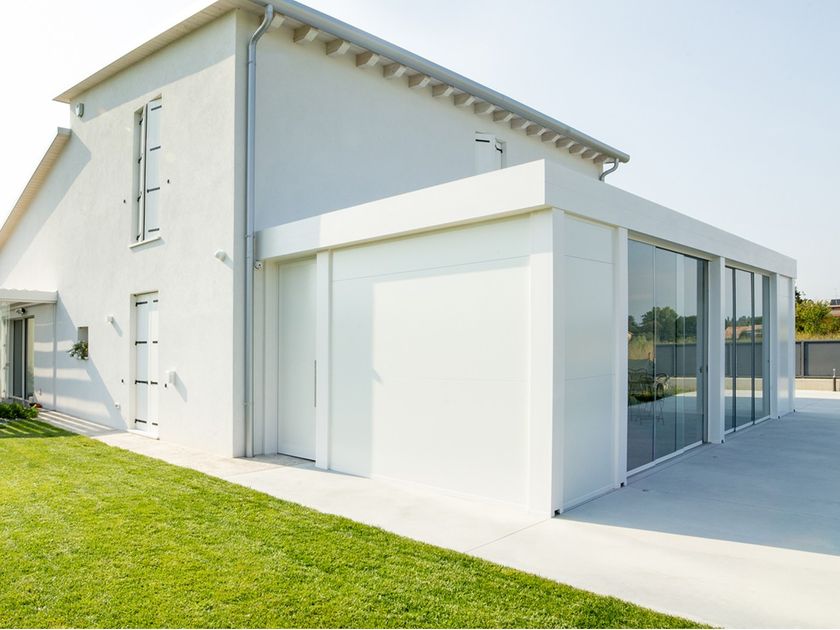 Mioni
ALLUVERANDA
Aluminium pergola with built-in lights