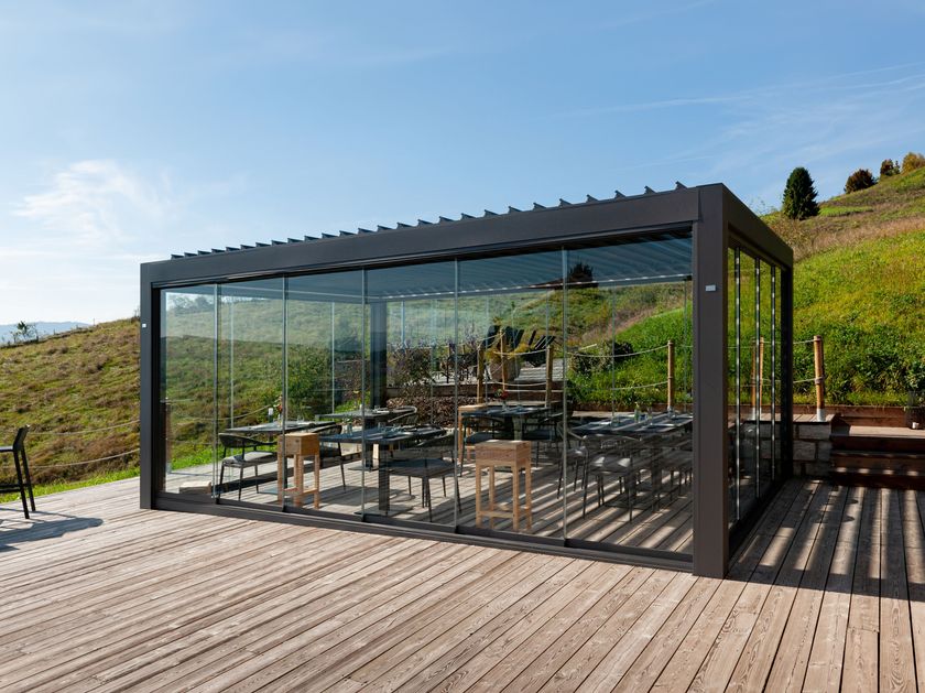 Mioni
OPEN+
Freestanding bioclimatic aluminium pergola