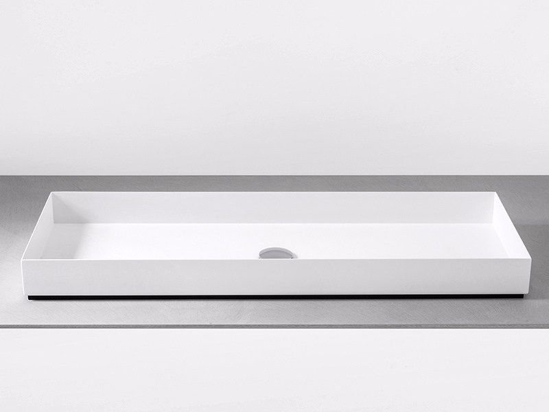 Moab
INDUSTRIAL LINE
Countertop rectangular metal washbasin