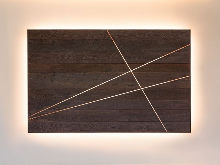 Mobart Ben
WOODFRAME GHIACCIO
Oak decorative panel with light