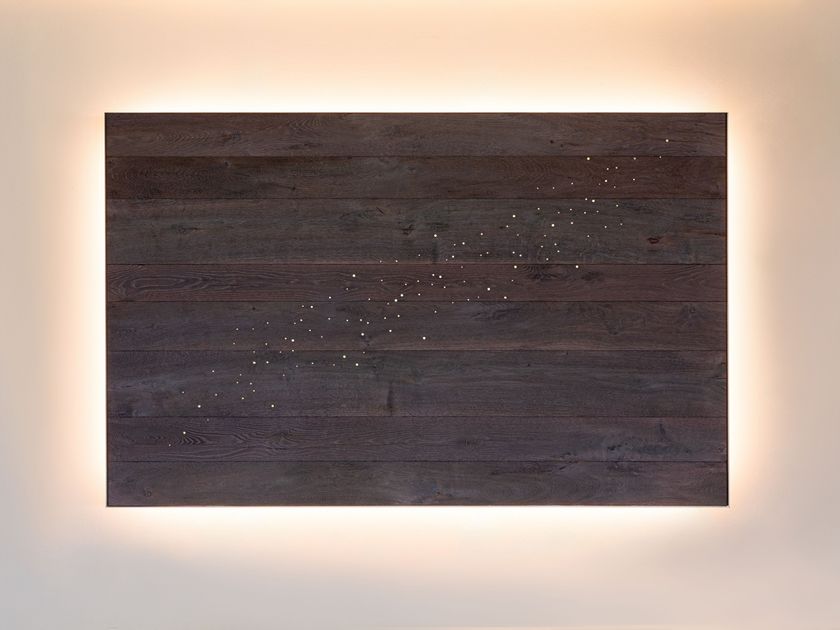 Mobart Ben
WOODFRAME NOTTE D'ESTATE
Oak decorative panel with light