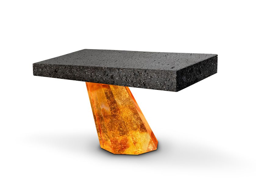 Moorgen
AGATE
Crystal and black travertine table lamp