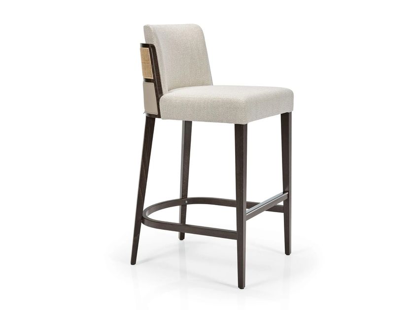 More Contract
AGGY M1176 ST
High fabric stool with back
