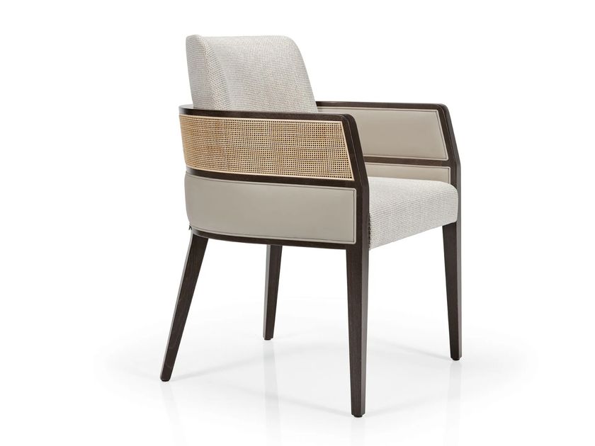 More Contract
AGGY M1177C ST
Fabric chair with armrests