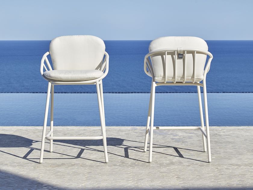 MUSOLA
NANSA
High garden stool