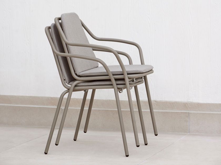MUSOLA
SORELL
Stainless steel garden chair with armrests